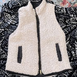 REVERSIBLE TWO SIDED VEST✨